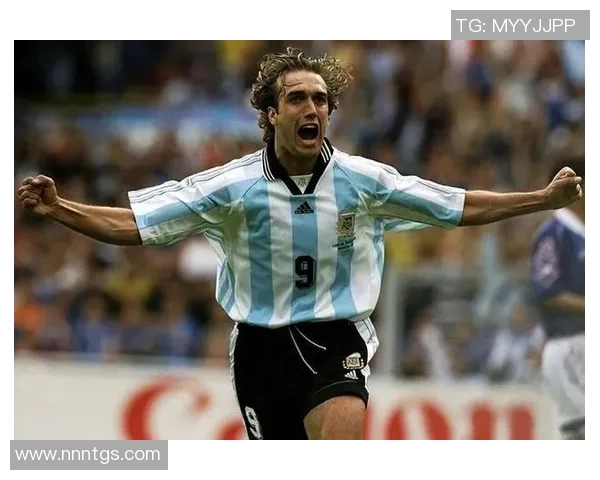 世界足球十大球星盘点：谁才是最闪耀的一颗明星？