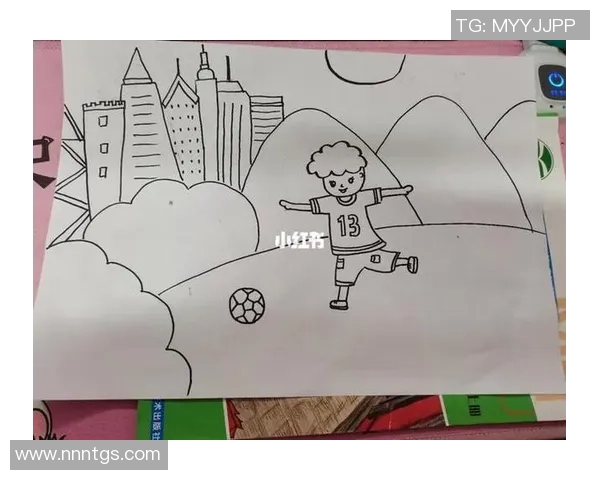 足球明星简笔画艺术创作与技巧探索，展现球场英雄的魅力与个性